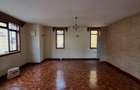 5 Bed Townhouse with En Suite in Lavington - 4