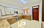 3 Bed Apartment with En Suite in Riverside - 6