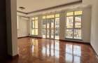 5 Bed Townhouse with En Suite at Lavington - 12