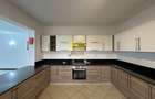 2 Bed Apartment in Brookside - 4