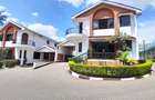 5 Bed Townhouse with En Suite at Elegeyo Marakwet Road - 1
