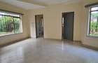 4 Bed House with En Suite in State House - 10