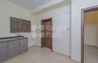 4 Bed Apartment with En Suite at Riverside Drive - 11