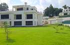 6 Bed House with En Suite at Loresho Road - 2
