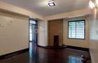 5 Bed Townhouse with En Suite in Lavington - 8