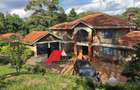 6 Bed Villa with En Suite in Lavington - 1