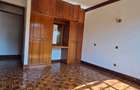 3 Bed Apartment with En Suite at Riverside Drive - 16