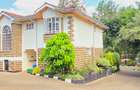 5 Bed Townhouse with En Suite at Lavington - 2