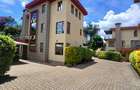 5 Bed Townhouse with En Suite at Lavington Green - 3
