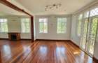 5 Bed House with En Suite in Rosslyn - 16