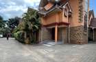 5 Bed Townhouse with En Suite at Othaya Road - 1