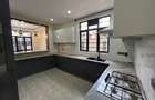 4 Bed House with En Suite at Membley - 5