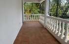 5 Bed House with En Suite in Nyari - 11