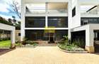 5 Bed Villa with En Suite in Kyuna - 18