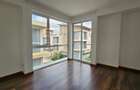5 Bed Townhouse with En Suite in Lavington - 4