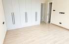 3 Bed Apartment with En Suite in Westlands Area - 14