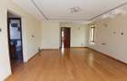 5 Bed Townhouse with En Suite at Riverside Drive - 8