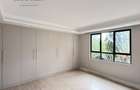 3 Bed Apartment with En Suite at Lavington - 14