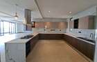 3 Bed Apartment with En Suite in Riverside - 2