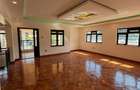 5 Bed House with En Suite in Runda - 12