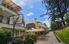 5 Bed Townhouse with En Suite at Lavington Road - 1
