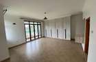 4 Bed Townhouse with En Suite in Ridgeways - 13