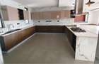 3 Bed Apartment with En Suite in Riverside - 8