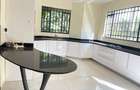 5 Bed Townhouse with En Suite in Lavington - 16