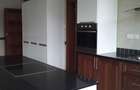 5 Bed House with En Suite at Rosslyn - 8