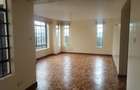 4 Bed Townhouse with En Suite at Near Isk - 18