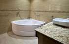 5 Bed Townhouse with En Suite in Kyuna - 17