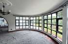 5 Bed House with En Suite at Windsor - 10