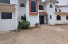 6 Bed House with En Suite in Nyari - 2