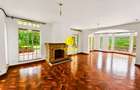 5 Bed House with En Suite in Rosslyn - 5
