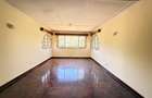 5 Bed Townhouse with En Suite in Lavington - 13