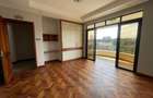3 Bed Apartment with En Suite in Riverside - 12
