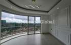 4 Bed Apartment with En Suite in Spring Valley - 1