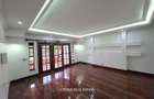 5 Bed House with Swimming Pool in Runda - 14