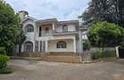 5 Bed Townhouse with En Suite at Lavington Green - 5