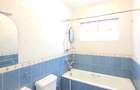 3 Bed Apartment with En Suite at Riverside Drive - 18