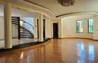 5 Bed Townhouse with En Suite in Westlands Area - 3