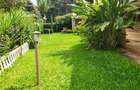 5 Bed Townhouse with En Suite in Rosslyn - 3