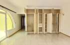 4 Bed Townhouse with En Suite at Riverside Drive - 14
