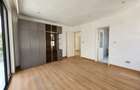 5 Bed Townhouse with En Suite in Lavington - 7