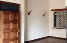 10 Bed Apartment with En Suite at Church Road - 6