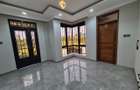 5 Bed House with En Suite in Runda - 16