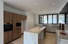5 Bed Townhouse with En Suite in Nyari - 5