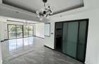 4 Bed Apartment with En Suite at Valley Arcade - 2
