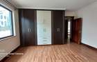 5 Bed Townhouse with En Suite at Gravellia Grove - 11
