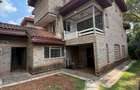 4 Bed Villa with En Suite at Lavington - 1